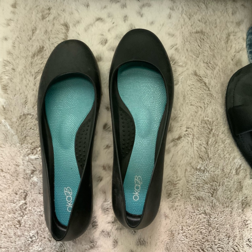 COPY - OKA b Black Flats Versatile Minimalist Design 9 but fit like an 8.